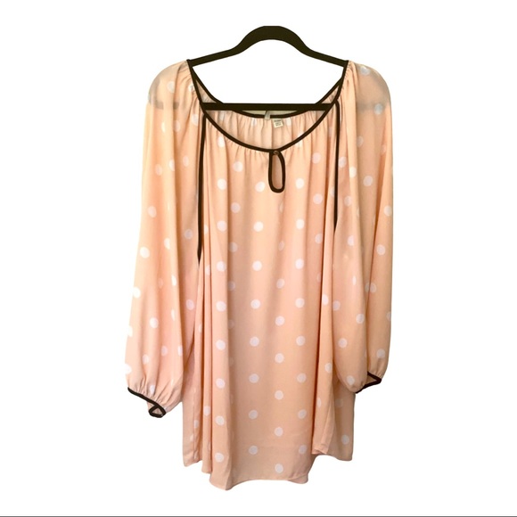 Tops - Peach blouse with white circles